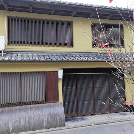 京都二条城近く京町屋120年の歴史に泊まる المظهر الخارجي الصورة