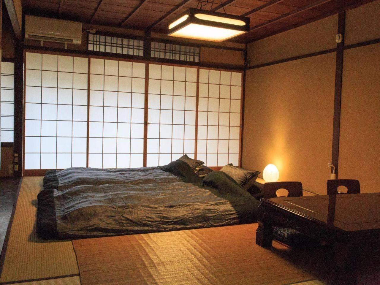 京都二条城近く京町屋120年の歴史に泊まる المظهر الخارجي الصورة