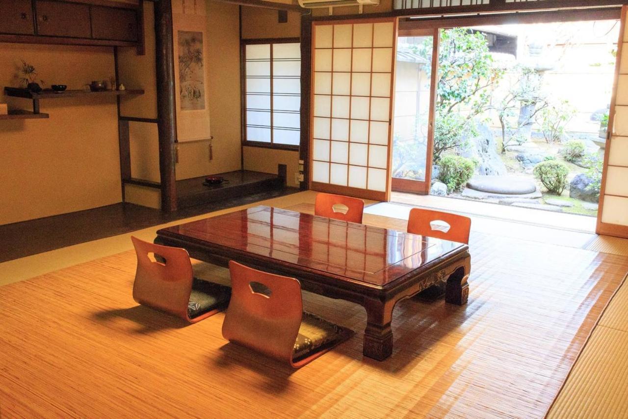 京都二条城近く京町屋120年の歴史に泊まる المظهر الخارجي الصورة