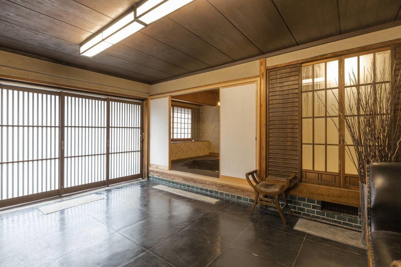 京都二条城近く京町屋120年の歴史に泊まる المظهر الخارجي الصورة